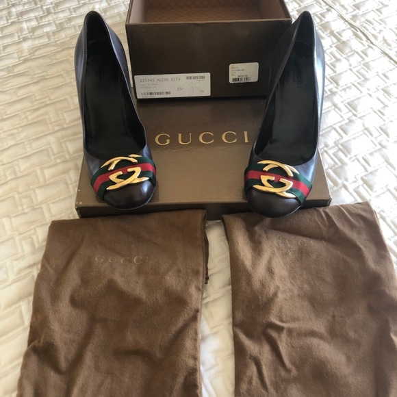 TRENDING GUCCI Leather Round-Toe Pumps - Picture 2 of 8